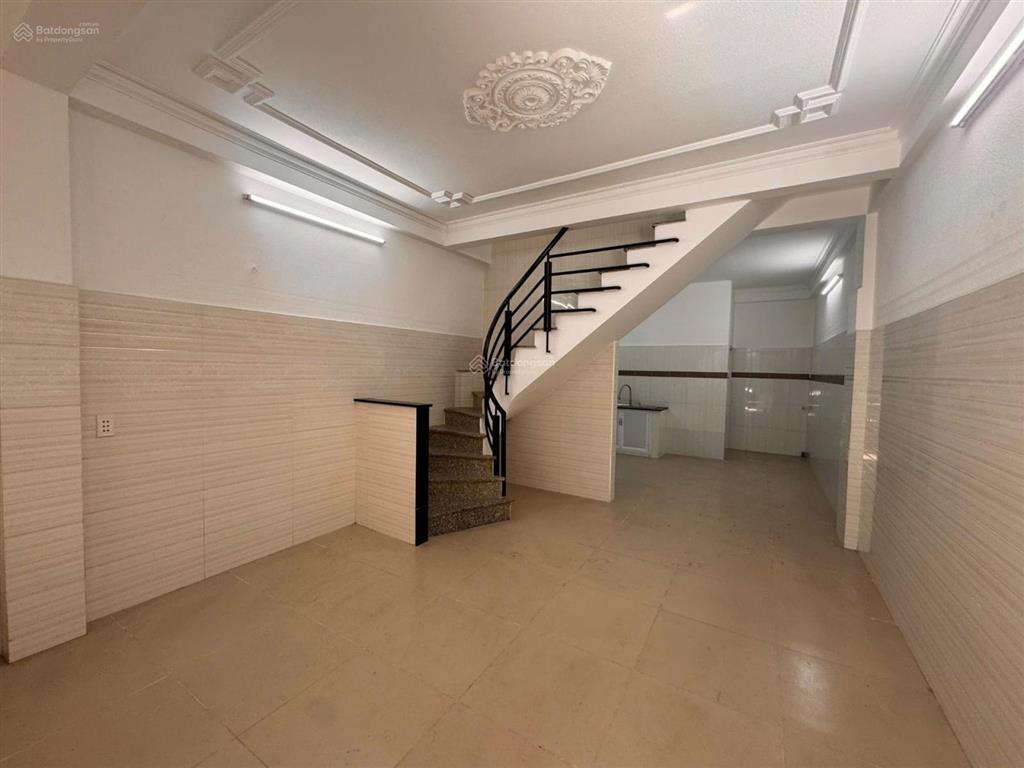 4.1x11m, phan xích long, phú nhuận, vuông vức, 2 tầng, 2pn, 2wc, khu dân trí