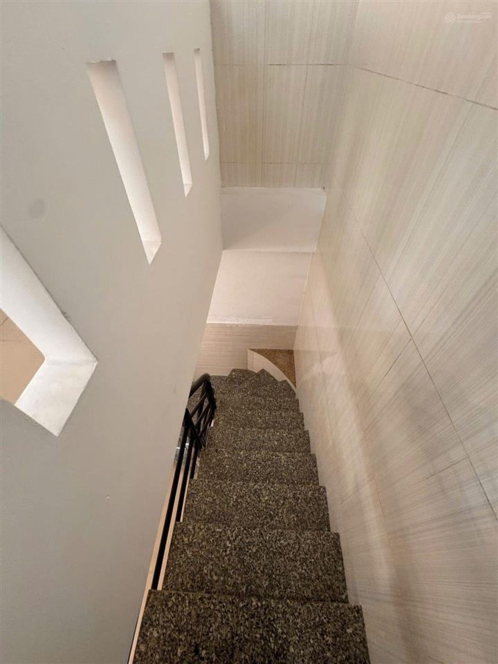 4.1x11m, phan xích long, phú nhuận, vuông vức, 2 tầng, 2pn, 2wc, khu dân trí