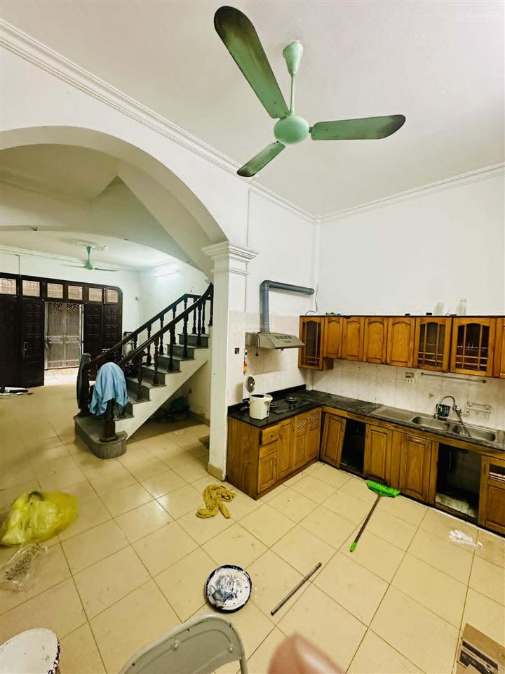 Hiếm phố lê trọng tấn, nhà phân lô, 46m2 mt 4.6m, 4 tầng kcbt, ôtô đỗ cửa, 20m ra phố, 15.6 tỉ