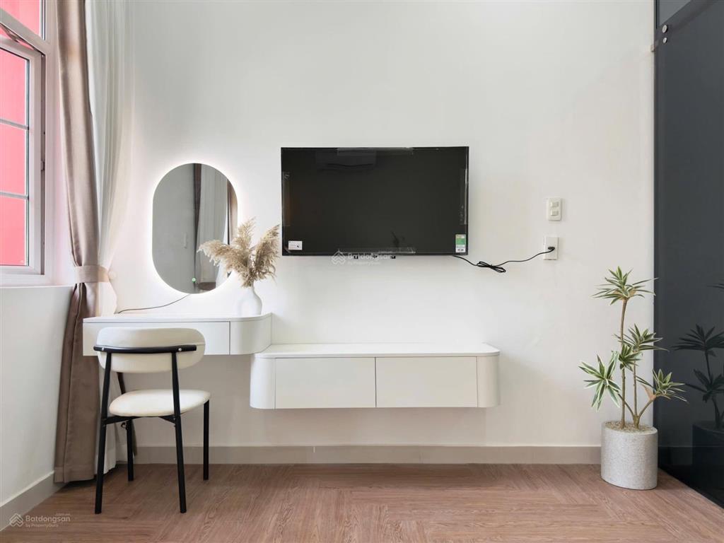 Cho thuê căn hộ full nội thất, ban công rộng, máy giặt riêng ở bến vân đồn, quận 4 gần cầu ông lãnh