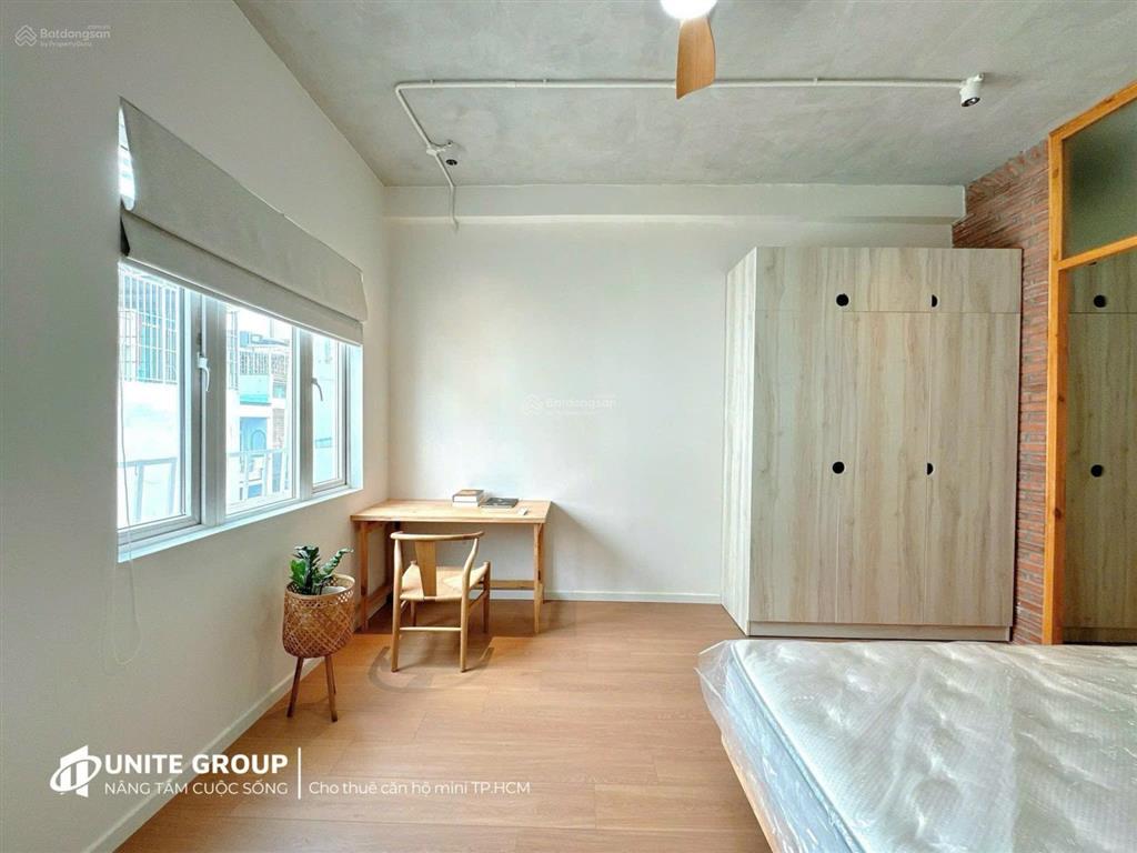 Cho thuê căn hộ 1pn, ban công rộng, máy giặt riêng ở trần hưng đạo quận 1, sau lưng bộ công an