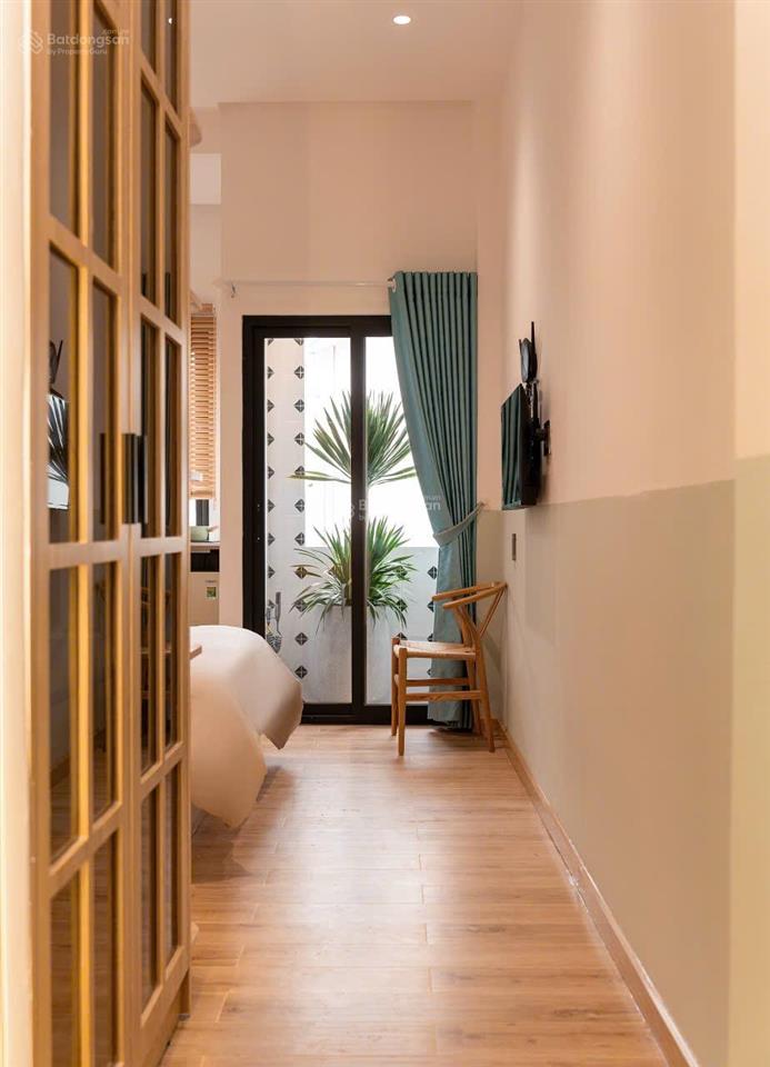 Khai trương chdv mới 100%, full nội thất, ban công lớn nằm ngay lê văn sỹ quận 3, gần công viên hvt