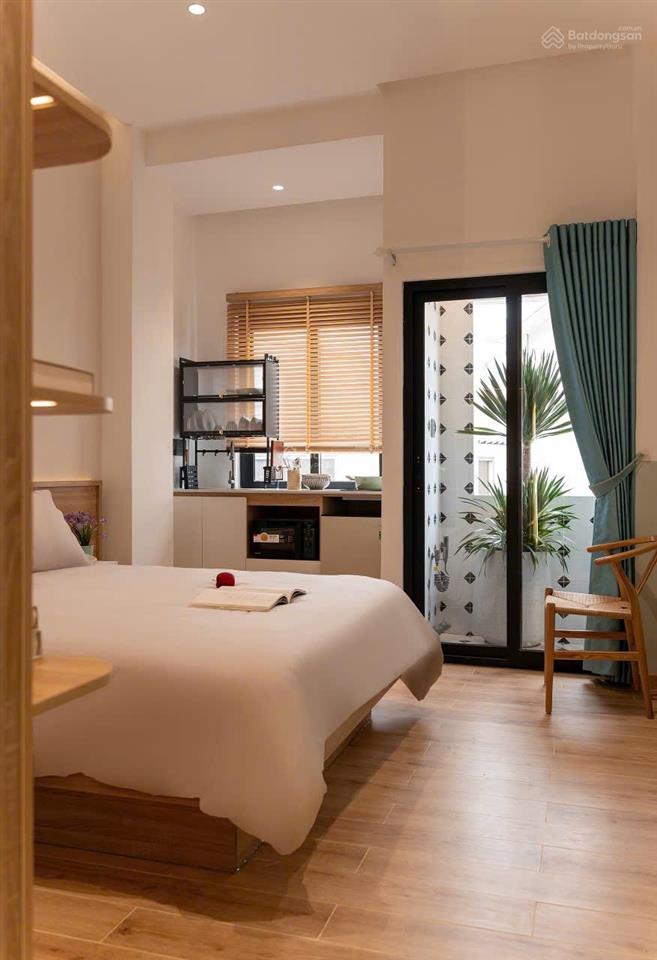Khai trương chdv mới 100%, full nội thất, ban công lớn nằm ngay lê văn sỹ quận 3, gần công viên hvt