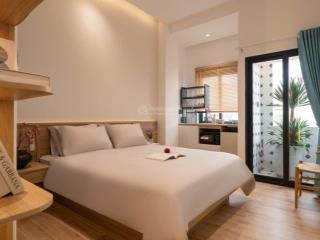 Khai trương chdv mới 100%, full nội thất, ban công lớn nằm ngay lê văn sỹ quận 3, gần công viên hvt