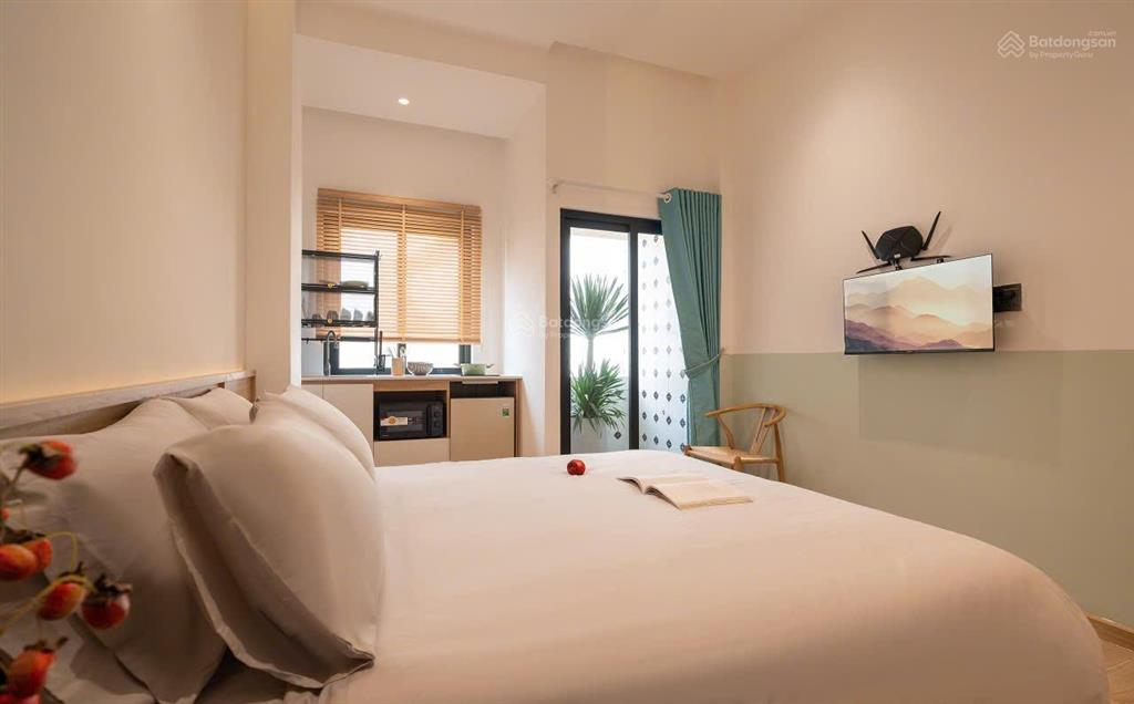 Khai trương chdv mới 100%, full nội thất, ban công lớn nằm ngay lê văn sỹ quận 3, gần công viên hvt