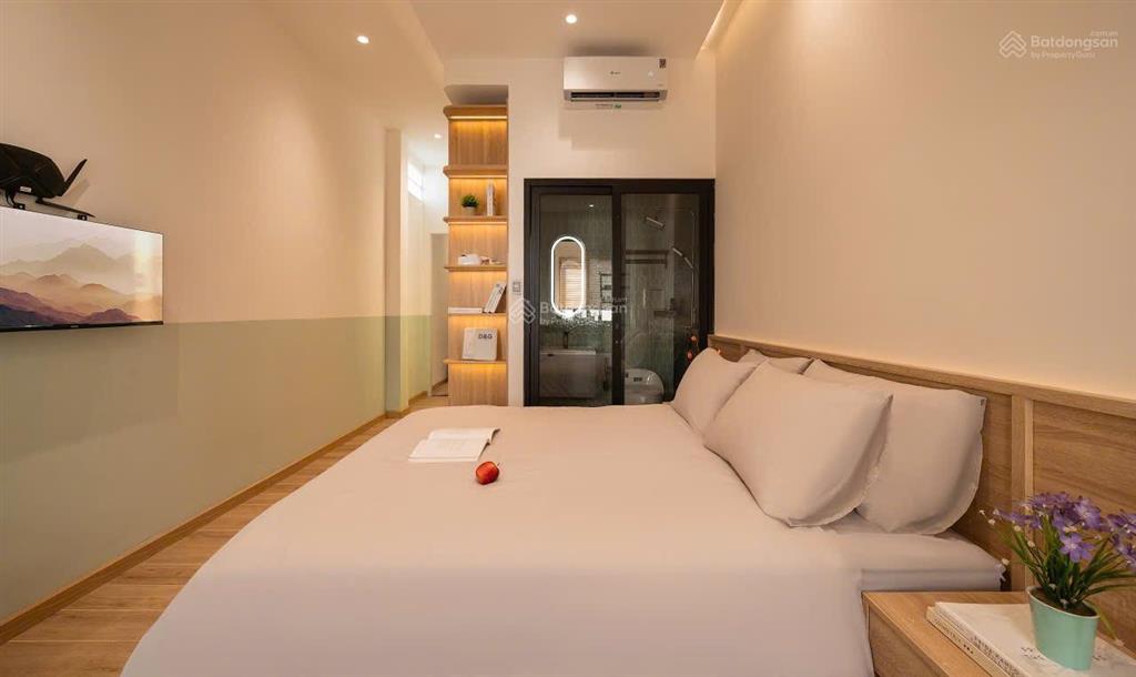 Khai trương chdv mới 100%, full nội thất, ban công lớn nằm ngay lê văn sỹ quận 3, gần công viên hvt