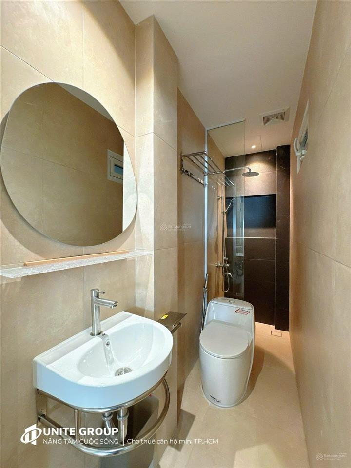 Cho thuê căn hộ 1pn, ban công rộng, máy giặt riêng ở trần hưng đạo quận 1, sau lưng bộ công an