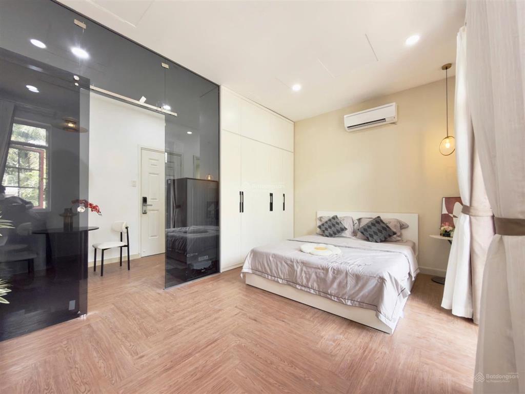 Cho thuê căn hộ full nội thất, ban công rộng, máy giặt riêng ở bến vân đồn, quận 4 gần cầu ông lãnh