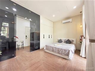 Cho thuê căn hộ full nội thất, ban công rộng, máy giặt riêng ở bến vân đồn, quận 4 gần cầu ông lãnh
