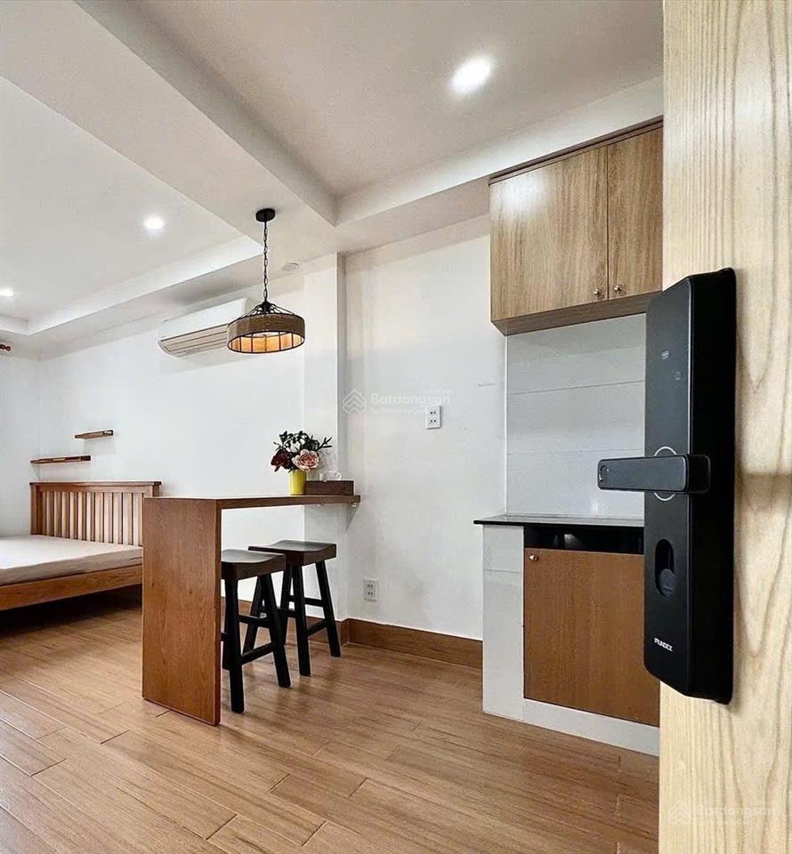 Khai trương căn hộ studio ban công, máy giặt riêng ngay tô hiến thành q10, đối diện go miền đông