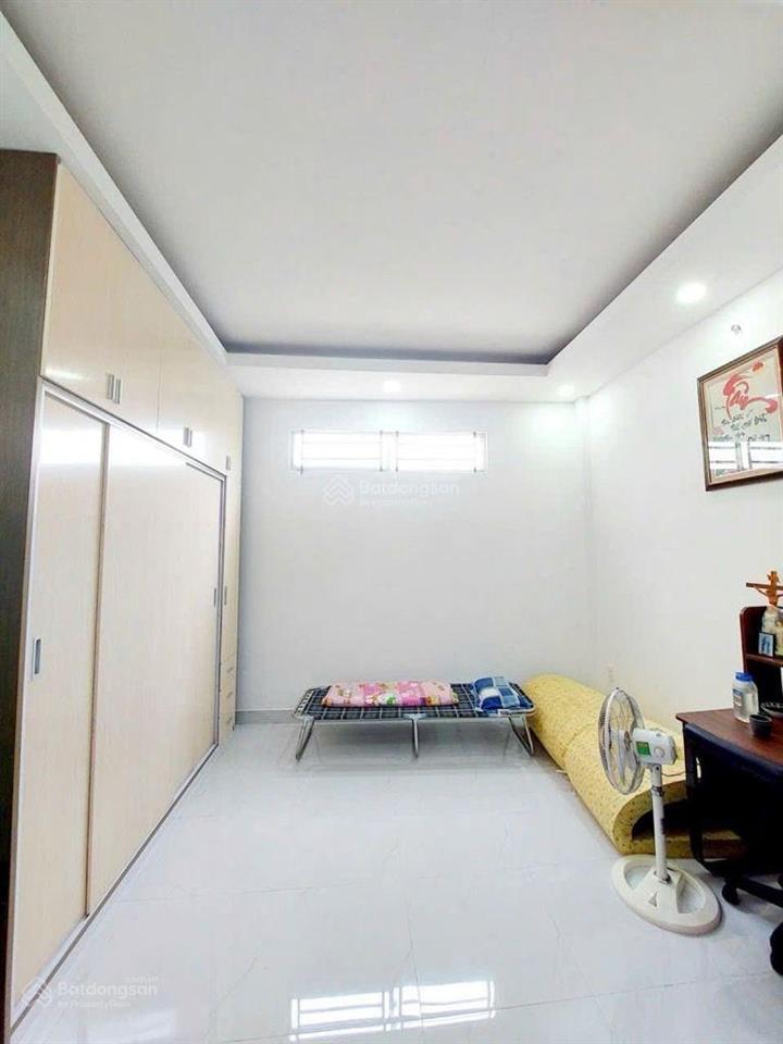 4tầng đs18.p8 gò vấp dt 50m(4x13m)sát mặt tiền xe hơi đậu sát nhà chỉ 6.7tỷ