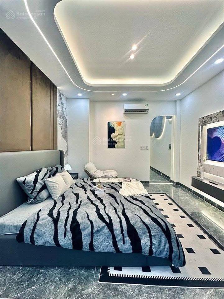Nhà đẹp mới xây full nội thất xịn  ngay emart phan huy ích  5 tầng  hẻm nhựa 6m  có thang máy