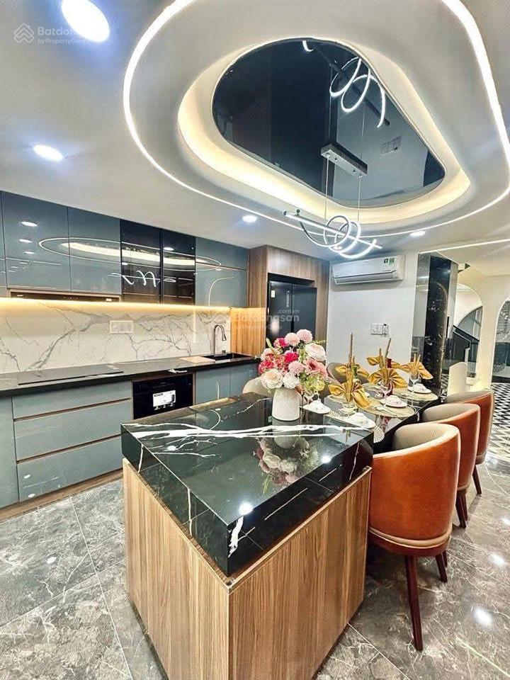 Nhà đẹp mới xây full nội thất xịn  ngay emart phan huy ích  5 tầng  hẻm nhựa 6m  có thang máy