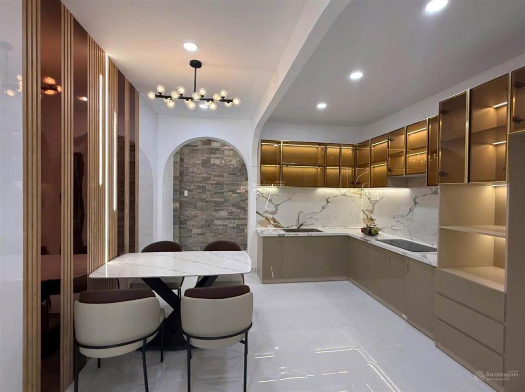 Siêu phẩm 4 tầng phan huy ích p12 gò vấp, dt 68m2 hẻm trước nhà 8m vỉa hè 3m hẻm thông chỉ 8.8 tỷ