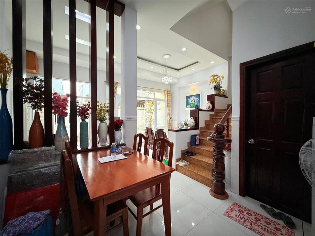 Nhà 3 tầng dt 76m2 (6x12.3m) ds19 p8 gò vấp chỉ 8.6 tỷ tl. nhà 3 tầng kiên cố, 5 pn 3 wc.