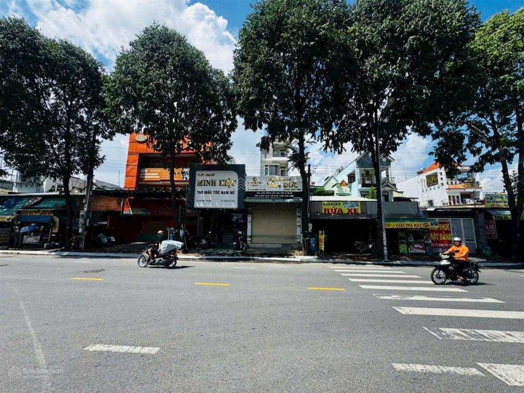Bán nhà mặt phố ở số 1k, hai bà trưng, đông hòa, tp dĩ an, 11,95 tỷ, 120,9 m2, đẹp!