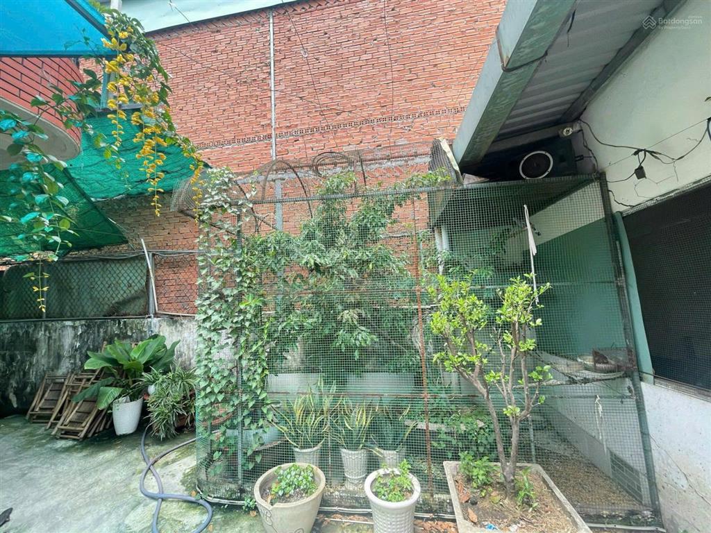 Bán nhà 297 m². yên tĩnh, mát mẻ. hẻm xe hơi.