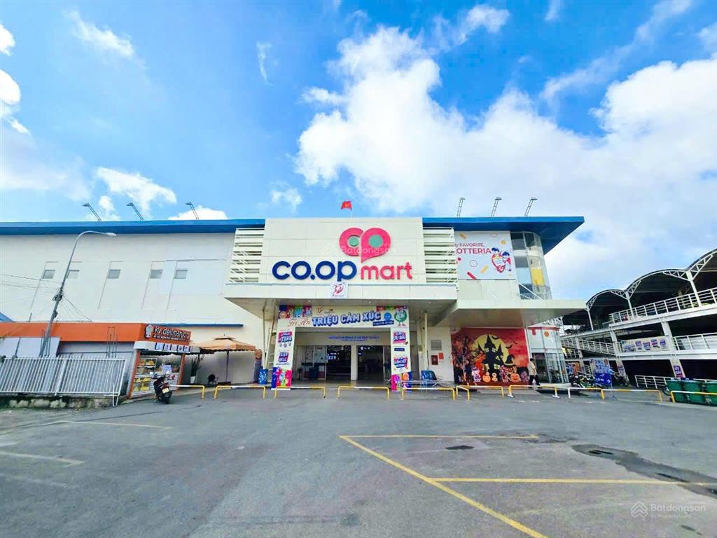 Cần tiền gấp bán lỗ lô đất 150m2  320tr ở trung tâm hành chính huyện  ra đường dt 20m  sổ riêng