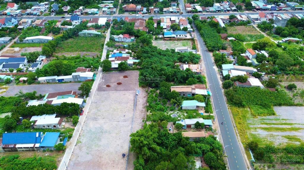 Giá 655tr có ngay nền đất ngay dân cư đông đúc & tiện ích, trung tâm 6 kcn tại trung tâm chơn thành
