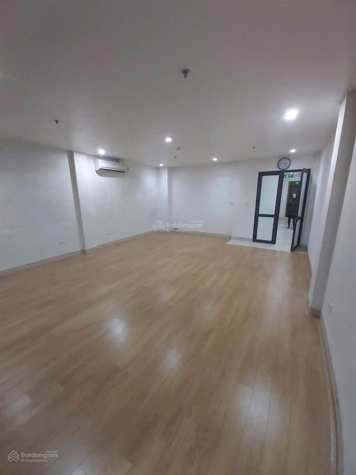 Cho thuê tòa nhà mp ngô xuân quảng, 110m2x6t, mt 6m, pccc thang máy, tầng hầm, vị trí kd đắc địa
