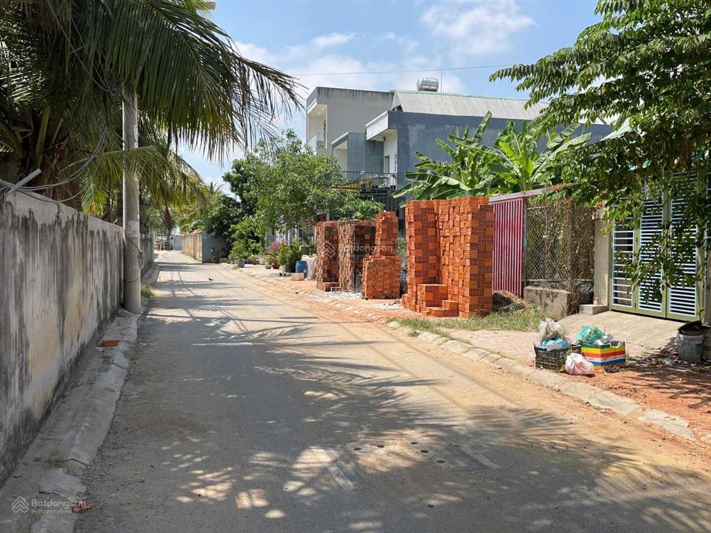 Bán đất mặt tiền đường số 10, phường long trường, diện tích 72,7m2 ngang 4m x dài 18,22m