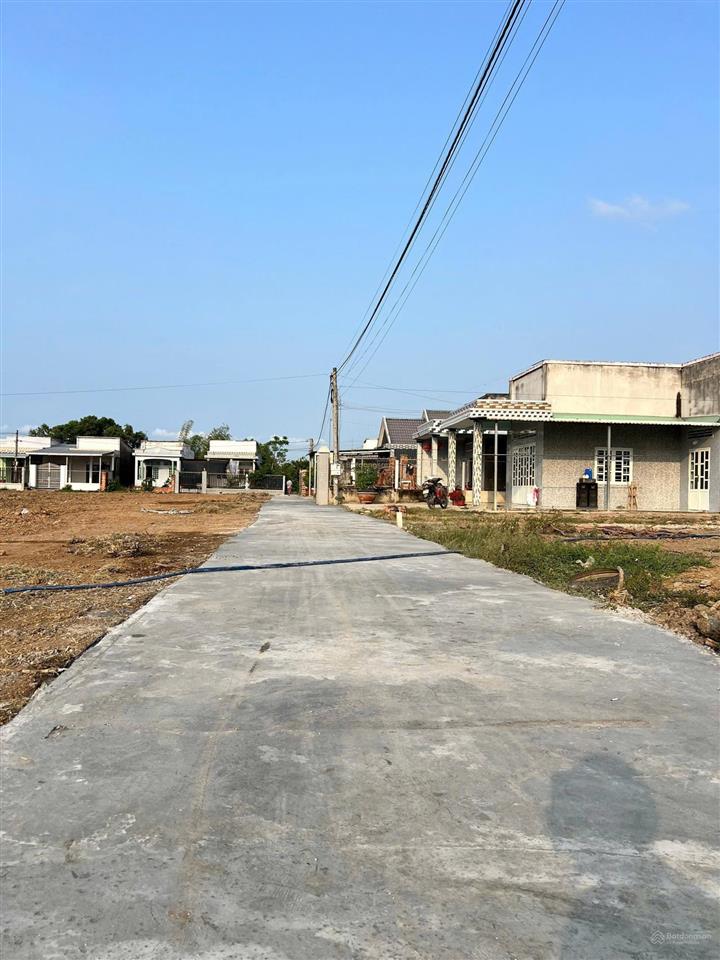 Bán lô f0 phường sơn qui txgc  tdt 125m ( 5m x 25m tuỳ theo lô + có thổ cư) giá #390tr còn tl