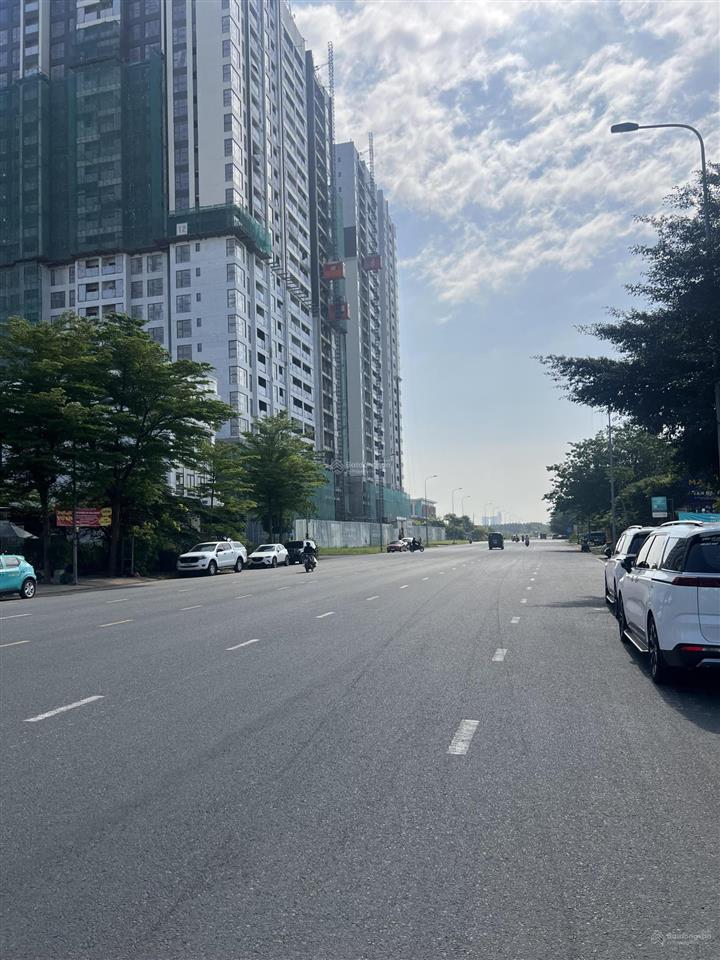 Bán đất mặt tiền nguyễn văn kỉnh kdc huy hoàng, thạnh mỹ lợi. vị trí lô r cạnh căn góc rất đẹp
