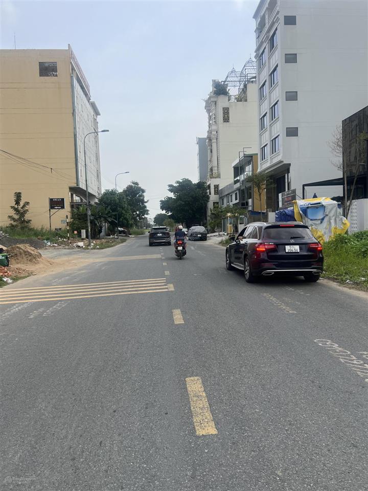 Bán đất mặt tiền nguyễn văn kỉnh kdc huy hoàng, thạnh mỹ lợi. vị trí lô r cạnh căn góc rất đẹp