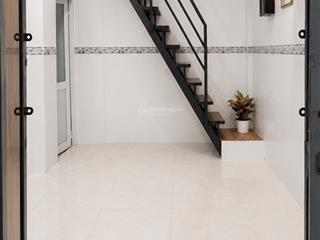Nhà trung tâm quận 8  nhỉnh 2 tỷ  20.2m²  sổ hồng riêng