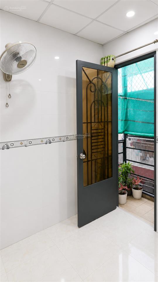 Nhà trung tâm quận 8  nhỉnh 2 tỷ  20.2m²  sổ hồng riêng