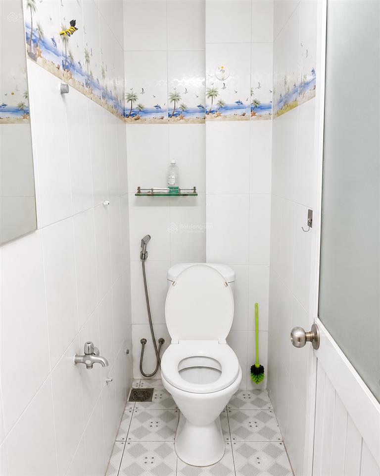 Vợ chồng 2 con  nhỉnh 2 tỷ, vuông vức, mê ly, sổ hồng riêng