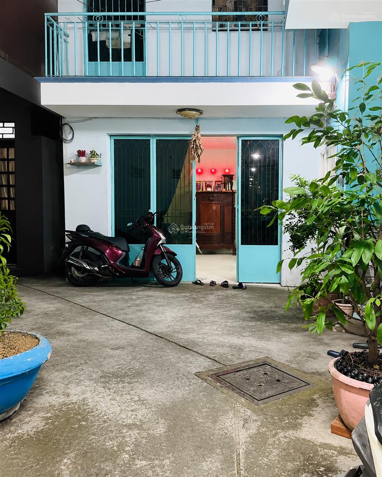 Nhỉnh 1 tỷ, gần chợ hoa tết sôi động dịp xuân về