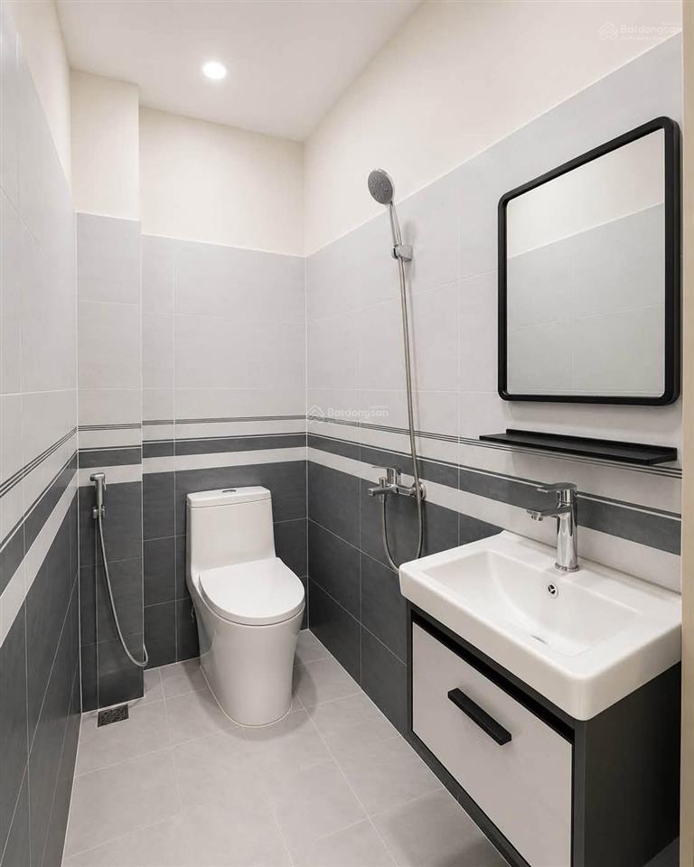 Đường vàng nguyễn thị tần, nhỉnh 2 tỷ, 24m2, nở hậu, bên cạnh chợ