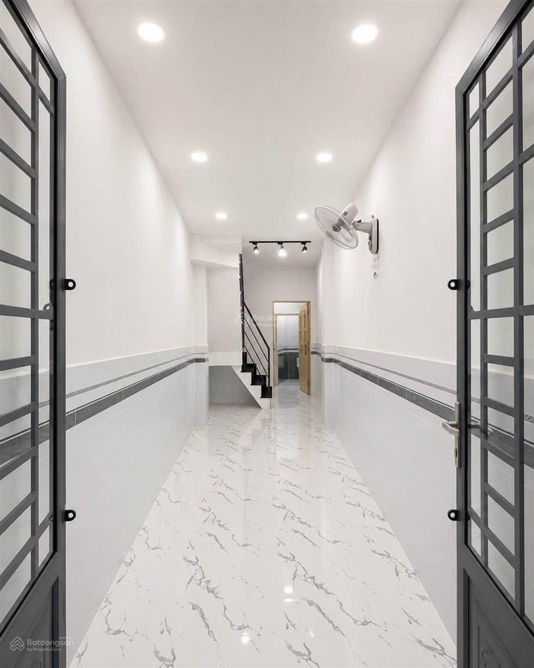 Đường vàng nguyễn thị tần, nhỉnh 2 tỷ, 24m2, nở hậu, bên cạnh chợ