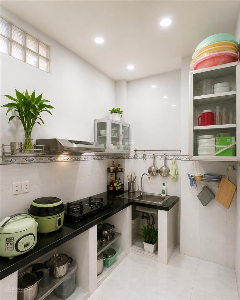 Nhà 4 tầng, 31m2, nhỉnh 4 tỷ, sổ hồng riêng, không quy hoạch, hỗ trợ vay ngân hàng