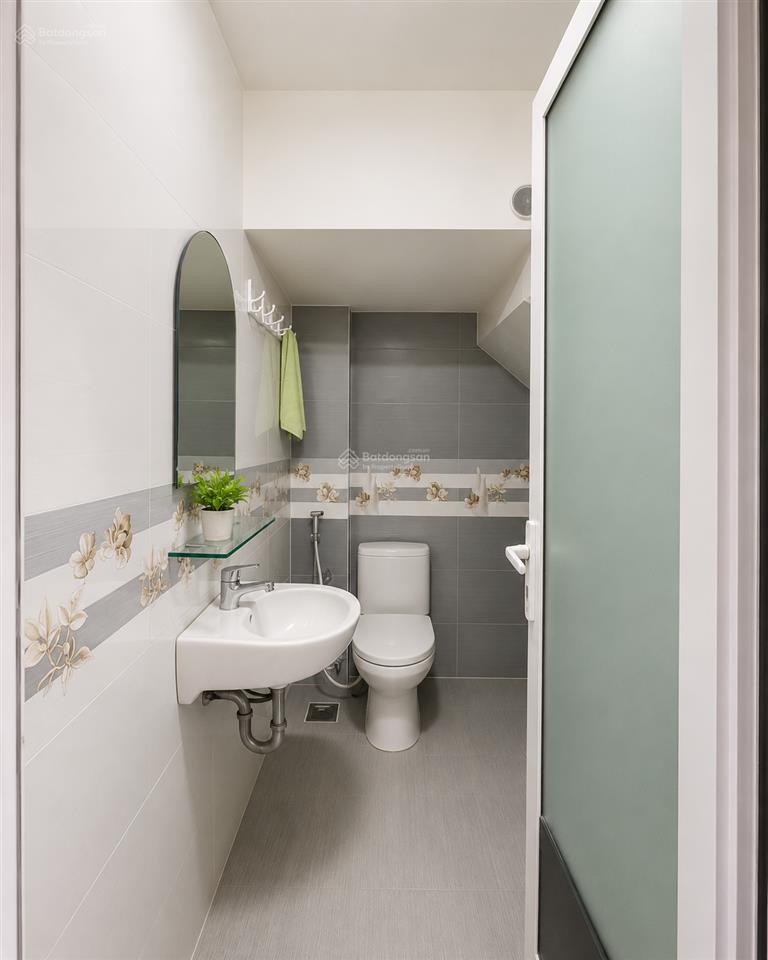 Nhà 4 tầng, 31m2, nhỉnh 4 tỷ, sổ hồng riêng, không quy hoạch, hỗ trợ vay ngân hàng