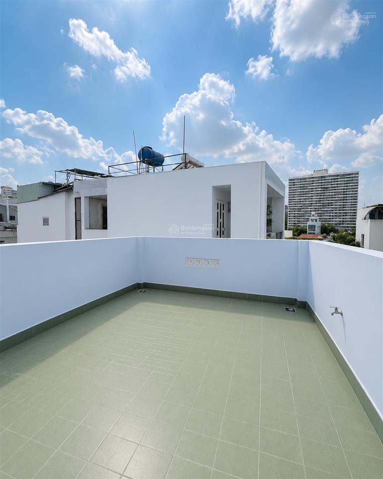 Nhà 4 tầng, 31m2, nhỉnh 4 tỷ, sổ hồng riêng, không quy hoạch, hỗ trợ vay ngân hàng