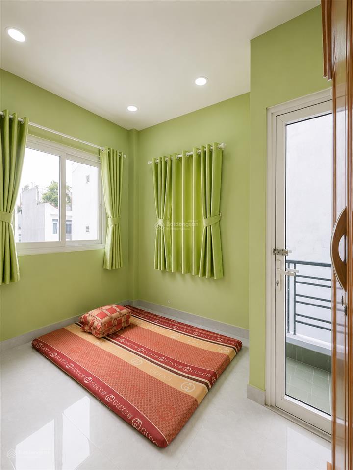 Nhà 4 tầng, 31m2, nhỉnh 4 tỷ, sổ hồng riêng, không quy hoạch, hỗ trợ vay ngân hàng