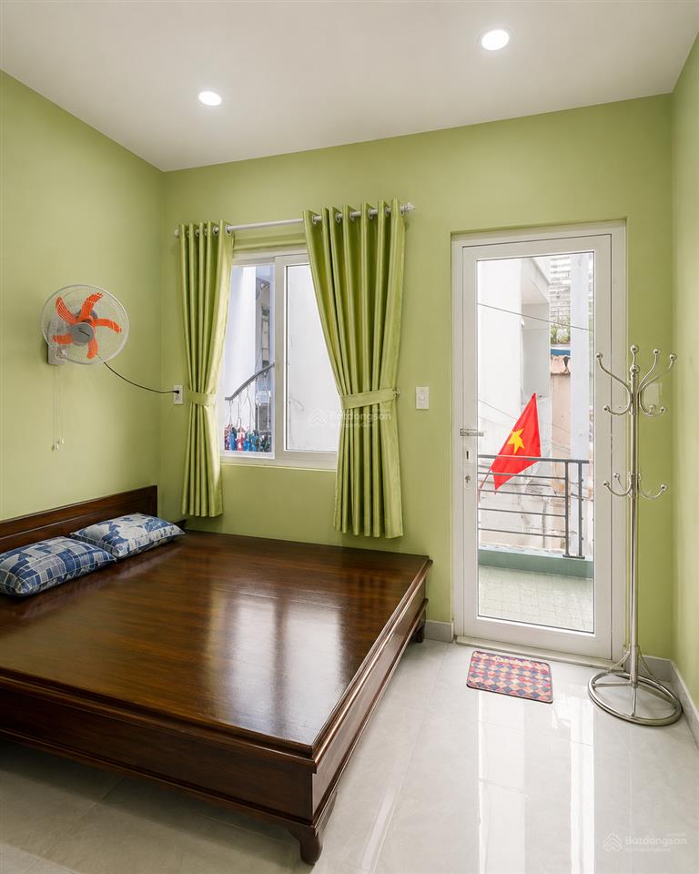 Nhà 4 tầng, 31m2, nhỉnh 4 tỷ, sổ hồng riêng, không quy hoạch, hỗ trợ vay ngân hàng
