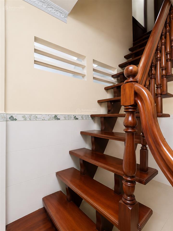 Nhà 3 tầng, 22m2, nhỉnh 3 tỷ, sh riêng