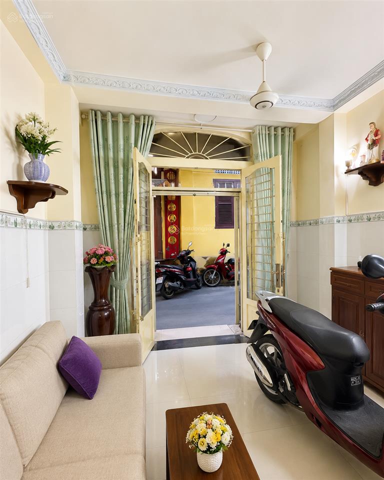Nhà 3 tầng, 22m2, nhỉnh 3 tỷ, sh riêng