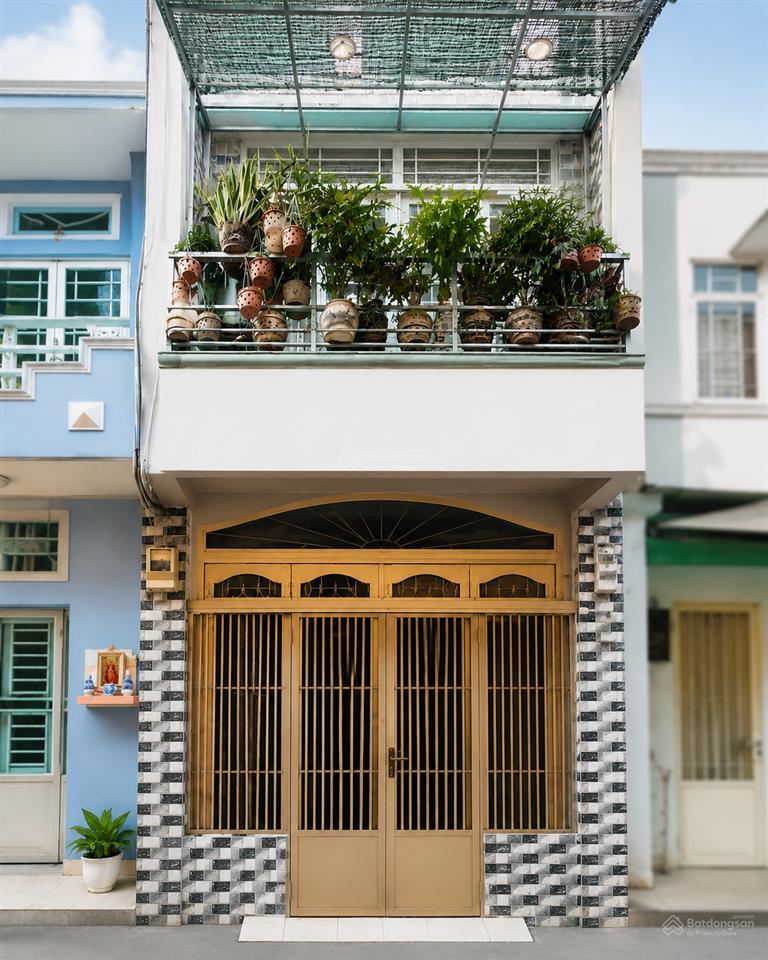 Nhà 3 tầng, 22m2, nhỉnh 3 tỷ, sh riêng