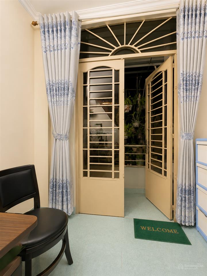 Nhà 3 tầng, 22m2, nhỉnh 3 tỷ, sh riêng