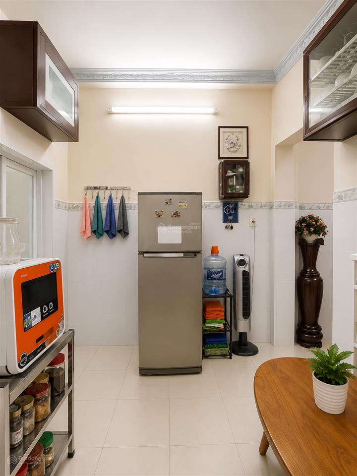 Nhà 3 tầng, 22m2, nhỉnh 3 tỷ, sh riêng