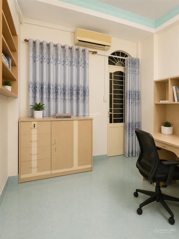 Nhà 3 tầng, 22m2, nhỉnh 3 tỷ, sh riêng