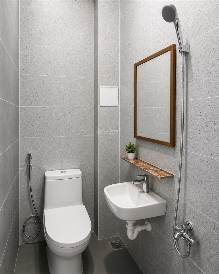 Nhà gần 30 m2, mới xây, nhỉnh 3 tỷ, hẻm thông, hỗ trợ vay 1,5 tỷ