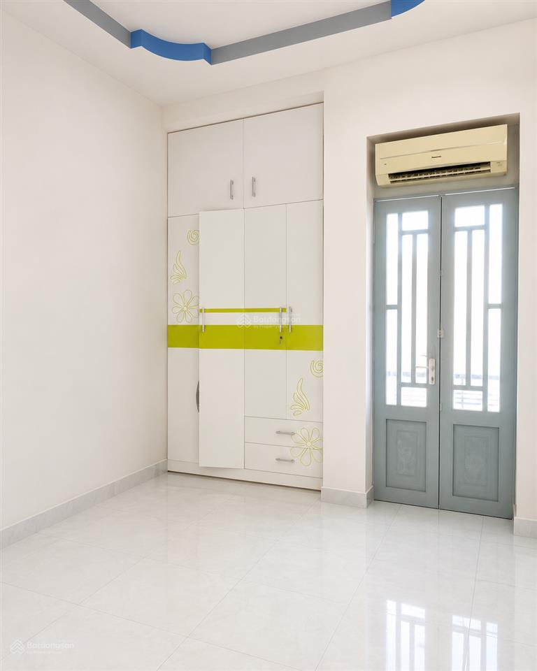 Nhà 3 tầng, 2.2 tỷ, sổ hồng hoàn công