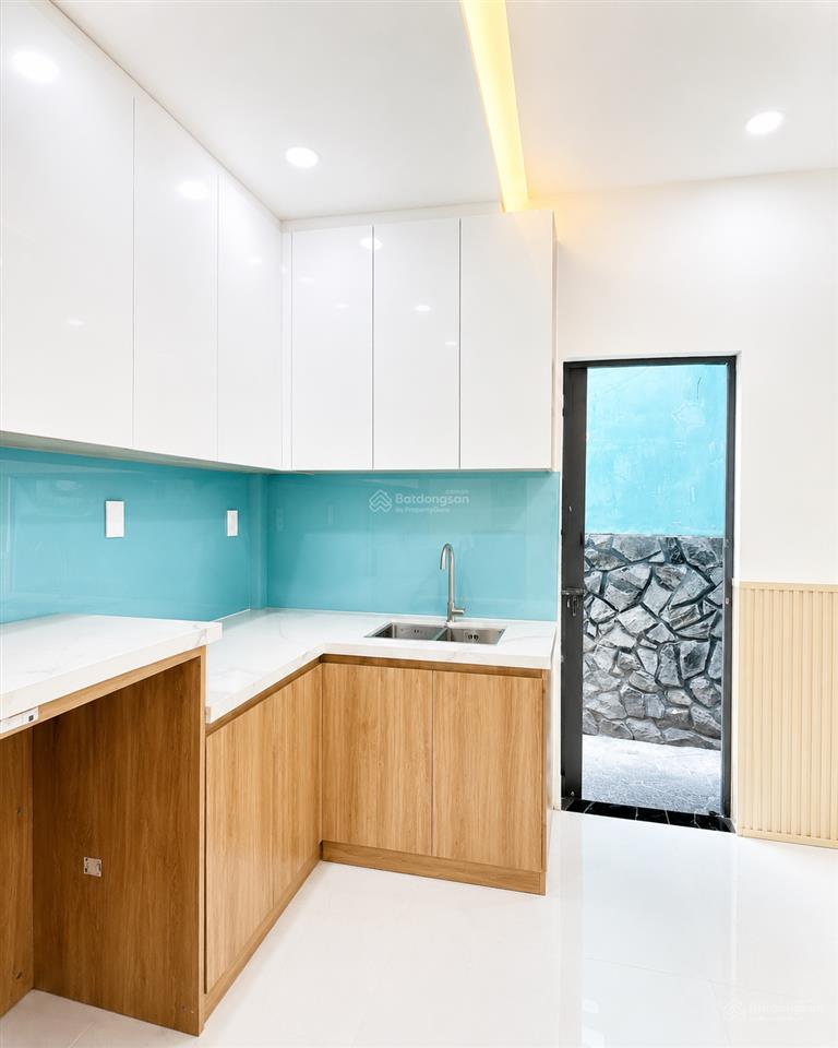 Bán nhà âu dương lân, quận 8  3 phòng ngủ, nhỉnh 2 tỷ