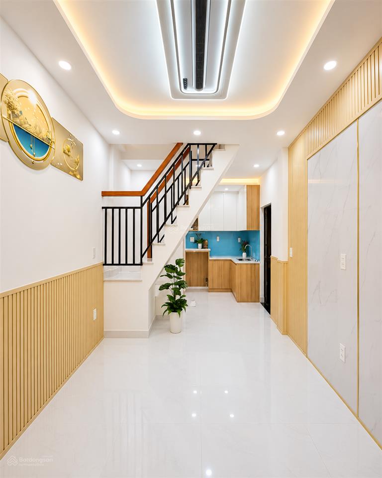 Bán nhà âu dương lân, quận 8  3 phòng ngủ, nhỉnh 2 tỷ