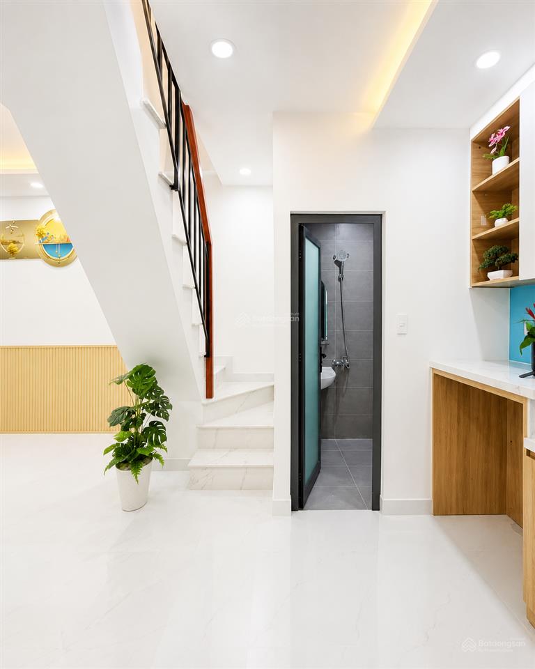 Bán nhà âu dương lân, quận 8  3 phòng ngủ, nhỉnh 2 tỷ